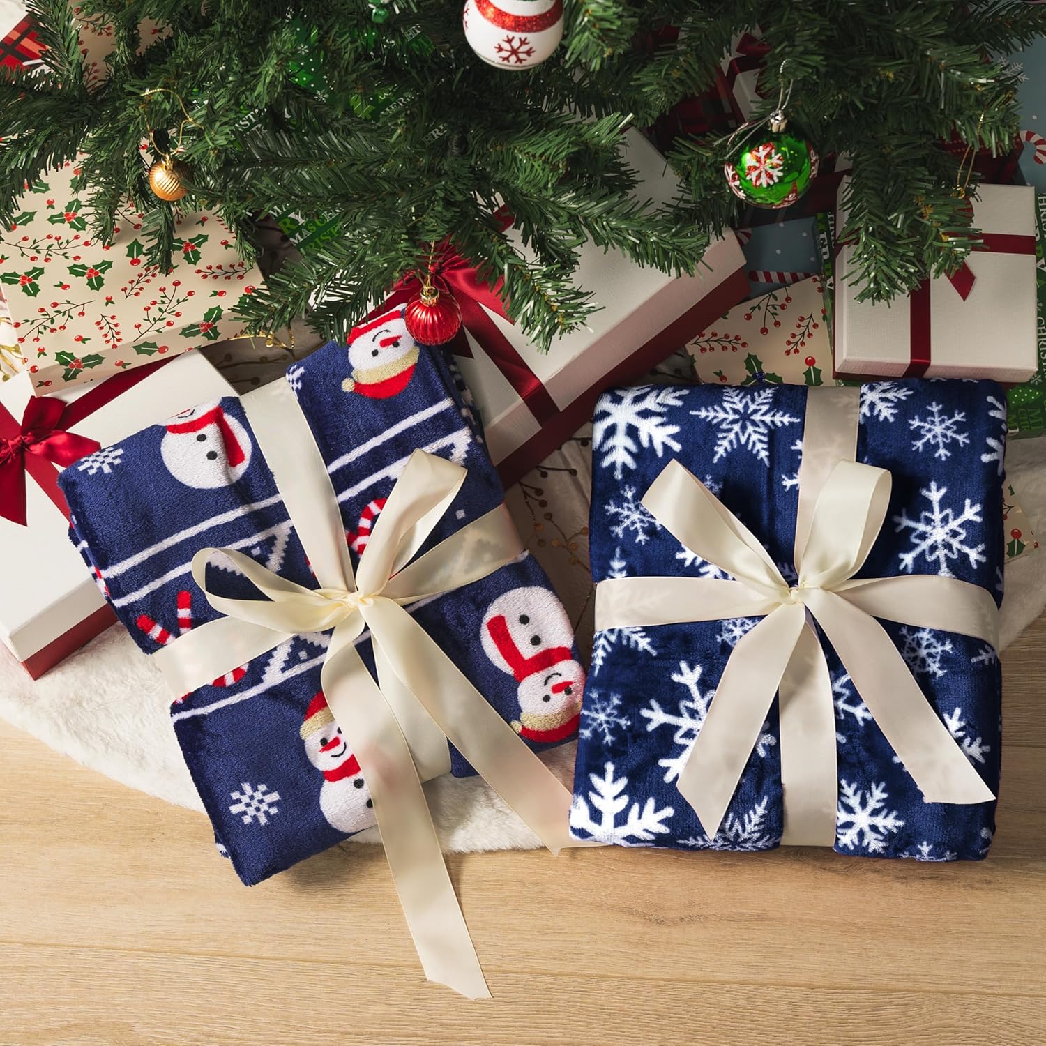 PAVILIA Christmas Throw Blanket | Navy Snowflake Christmas Fleece Blanket | Soft, Plush, Warm Winter Cabin Throw, 50x60 (Navy/White Snowflake)